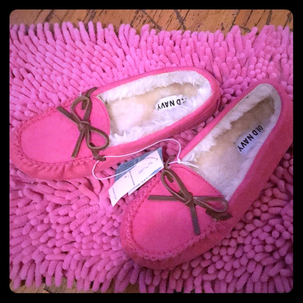 Old navy pink faux fur shoes